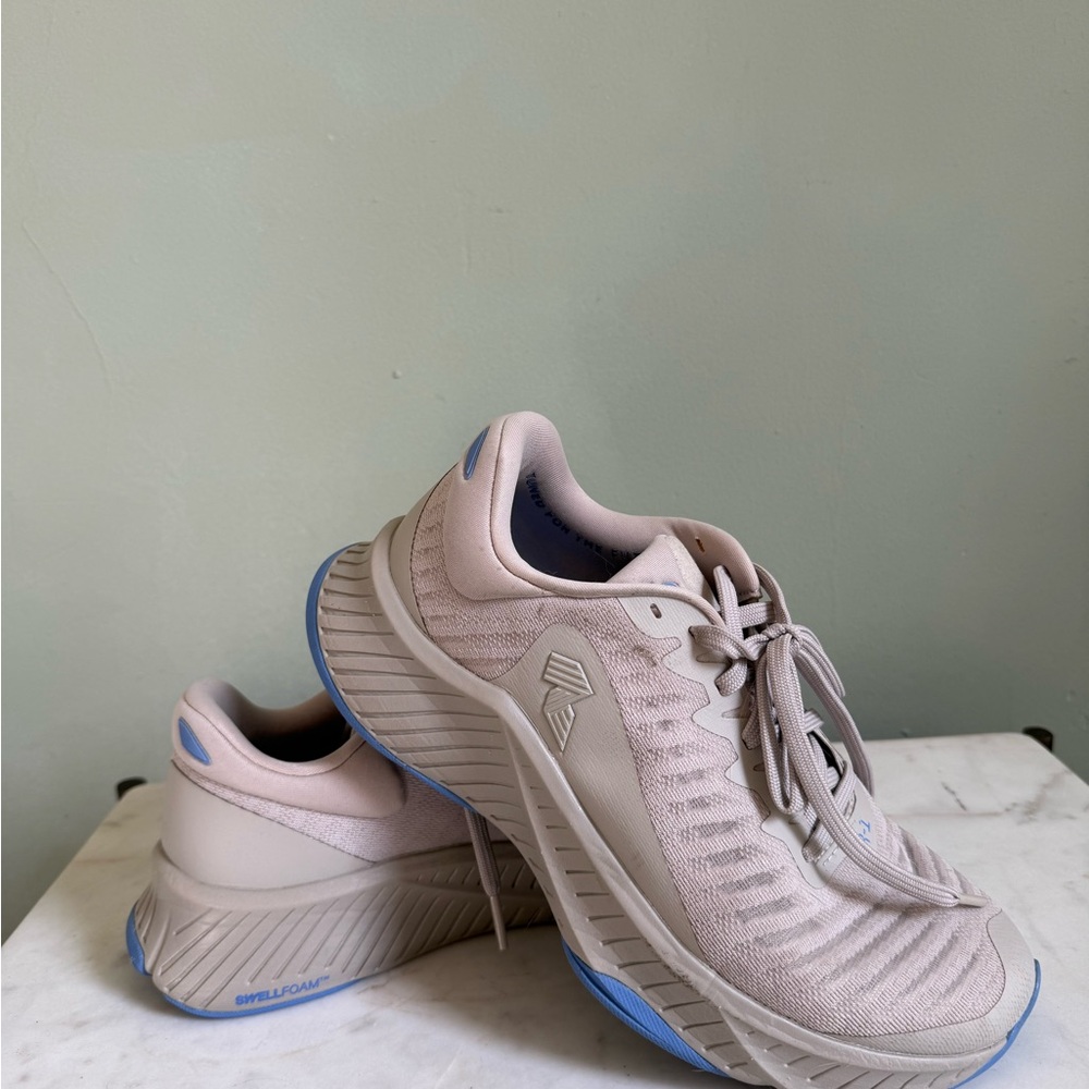 Women's RAD Global R-1 Running Shoes in Cream and Blue
